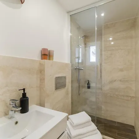 Casa Boma - Lighting & Modern With Balcony - Arroios Ii Apartment *